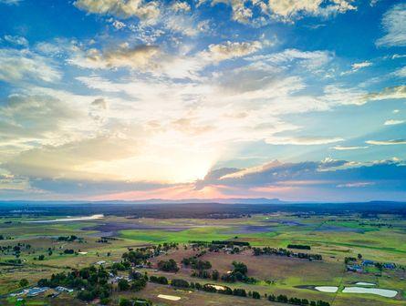 Hunter Valley Hunter Valley sunset, view from Gillieston Heights